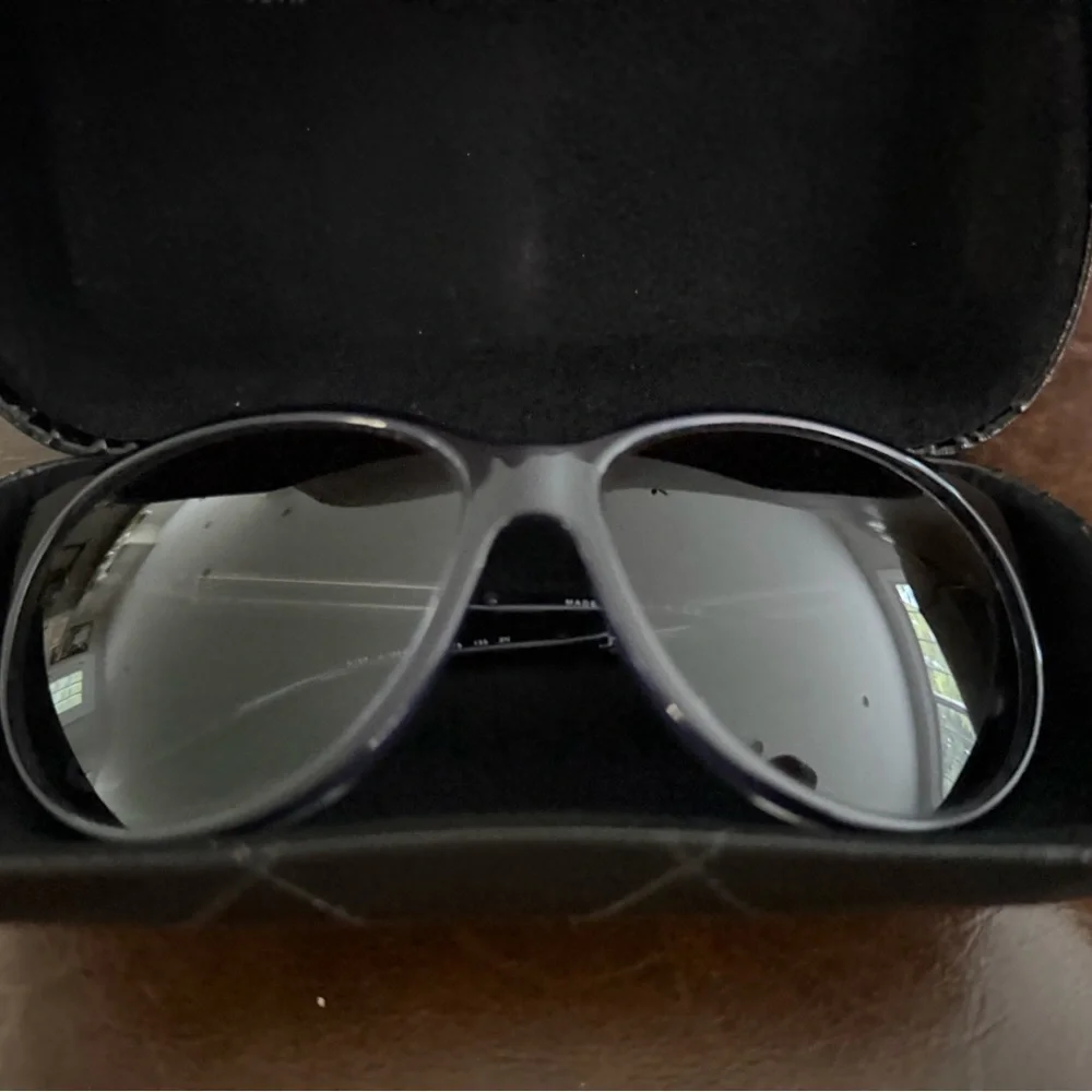 CHANEL black Cat-Eye Sunglasses with Dark Lenses